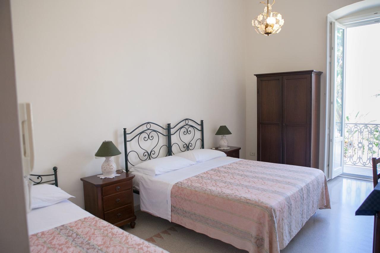 Albergo Lucy Trani Habitación foto
