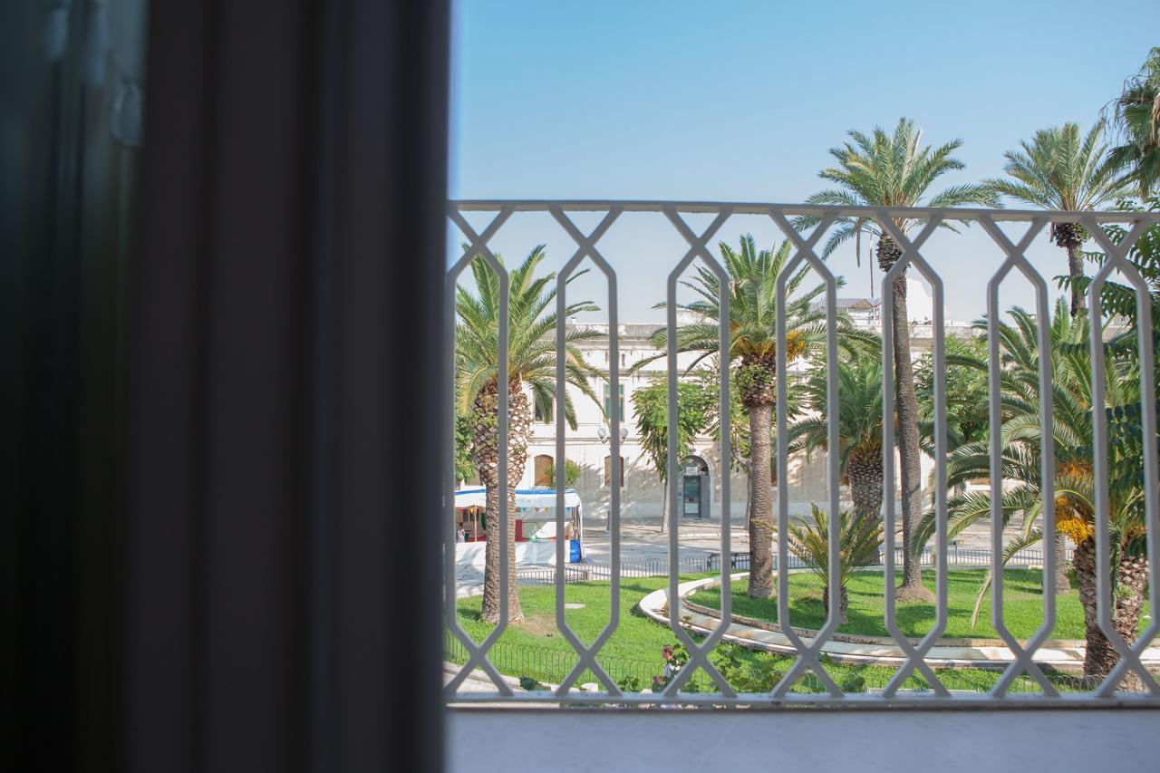 Albergo Lucy Trani Exterior foto