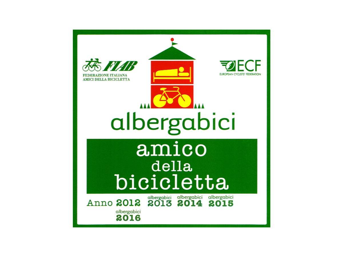 Albergo Lucy Trani Exterior foto