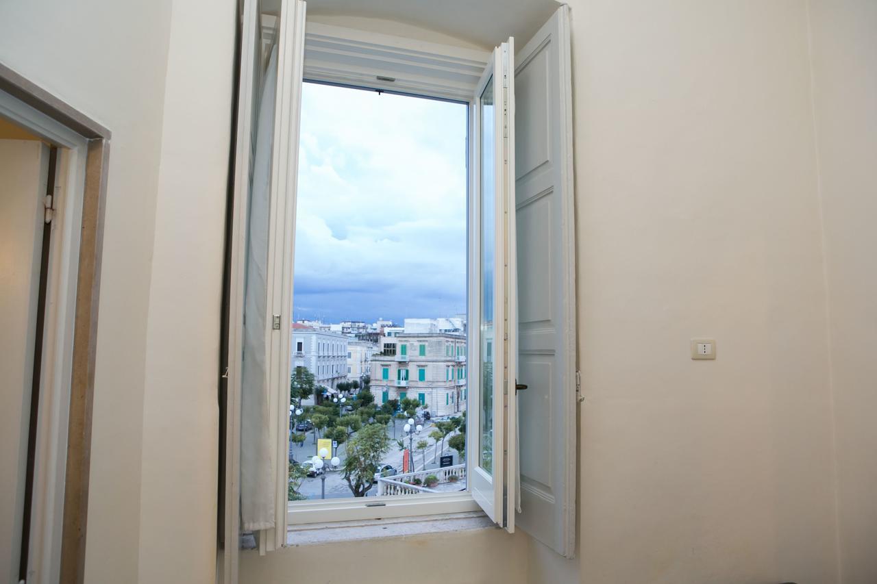 Albergo Lucy Trani Exterior foto