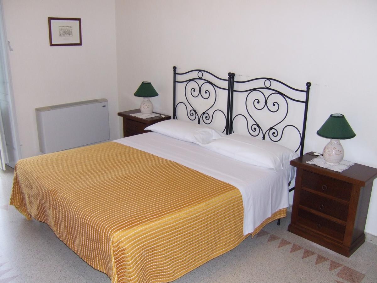 Albergo Lucy Trani Habitación foto